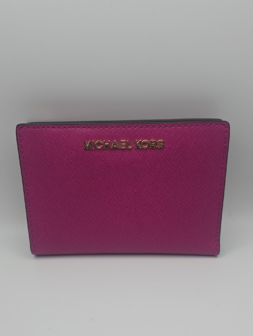 Michael Kors Pink Fuchsia Saffiano Leather Compact Wallet W/ Gold Hardware(EUC)✨